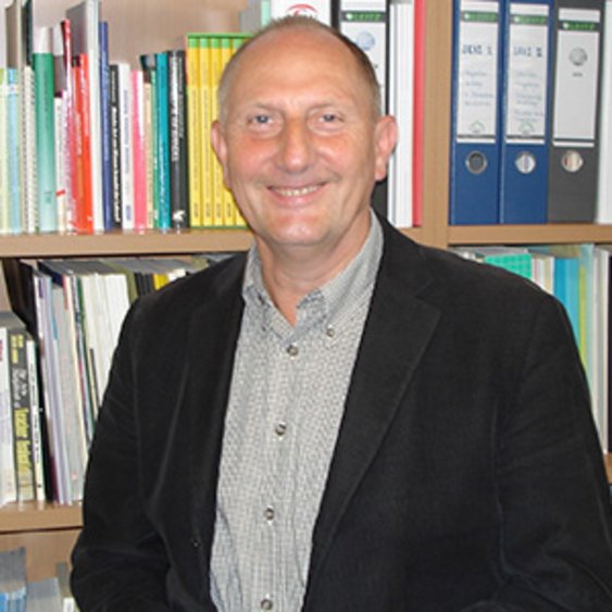Portrait Prof. Dr. Claus Buhren