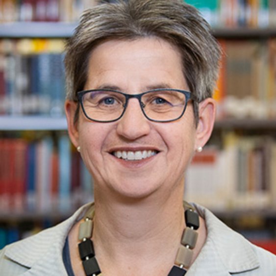 Portrait Prof. Dr. Katharina Maag Merki