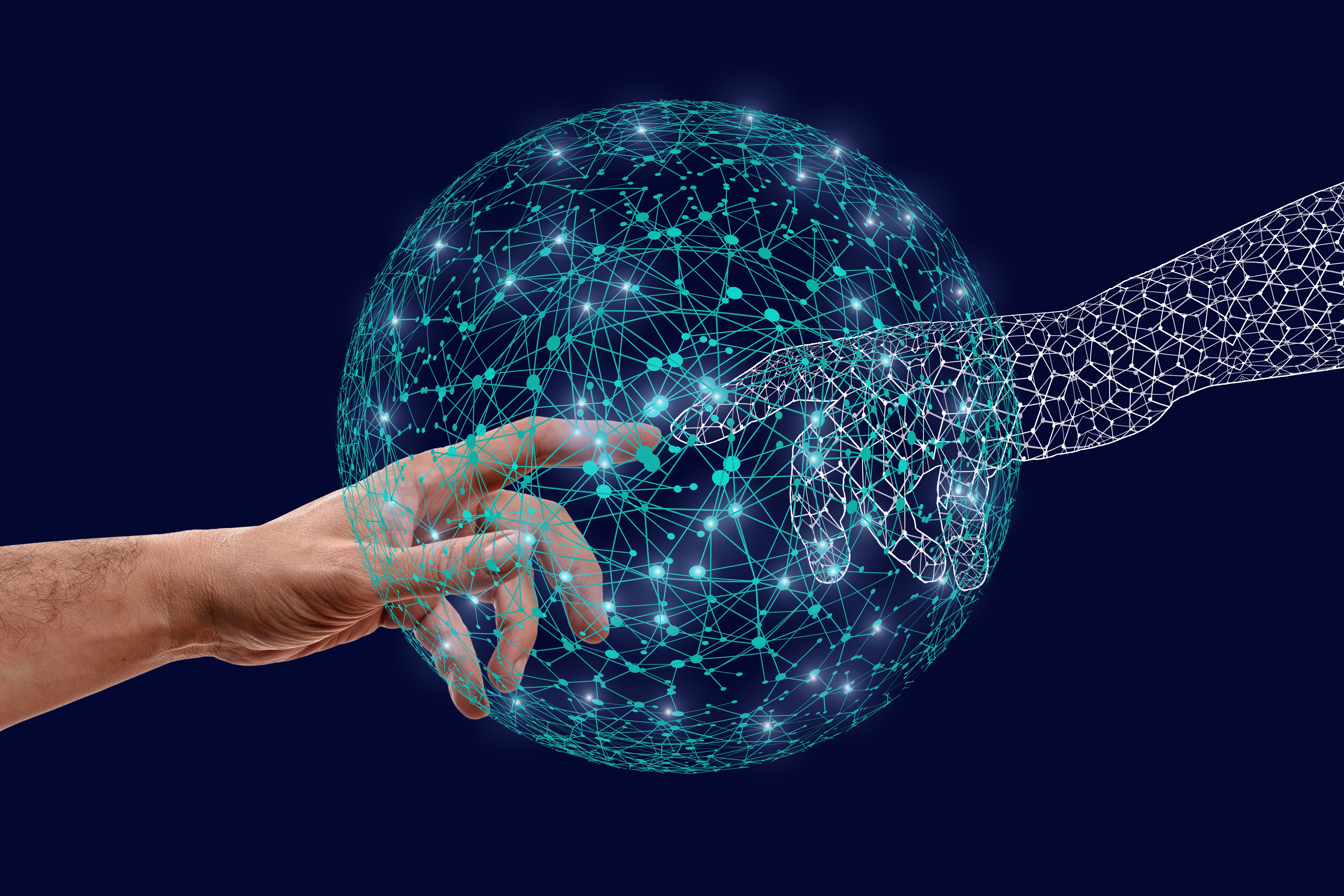 Künstliche Intelligenz, eine menschliche Hand und eine künstliche Hand aus einem Netz an Linien und Punkten berühren sich in der Mitte eines Balls aus Linien und Punkten